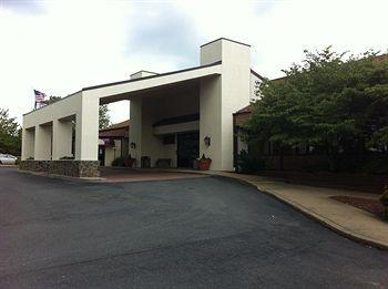 Holiday Lodge Hotel Oak Hill Exterior foto